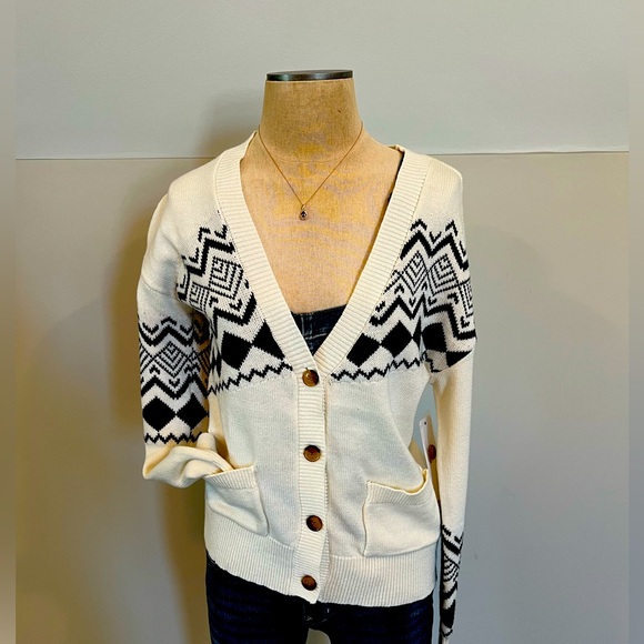 NWT Olivia Sky cardigan is great for an extra layer of warmth and is a small. - Picture 1 of 5